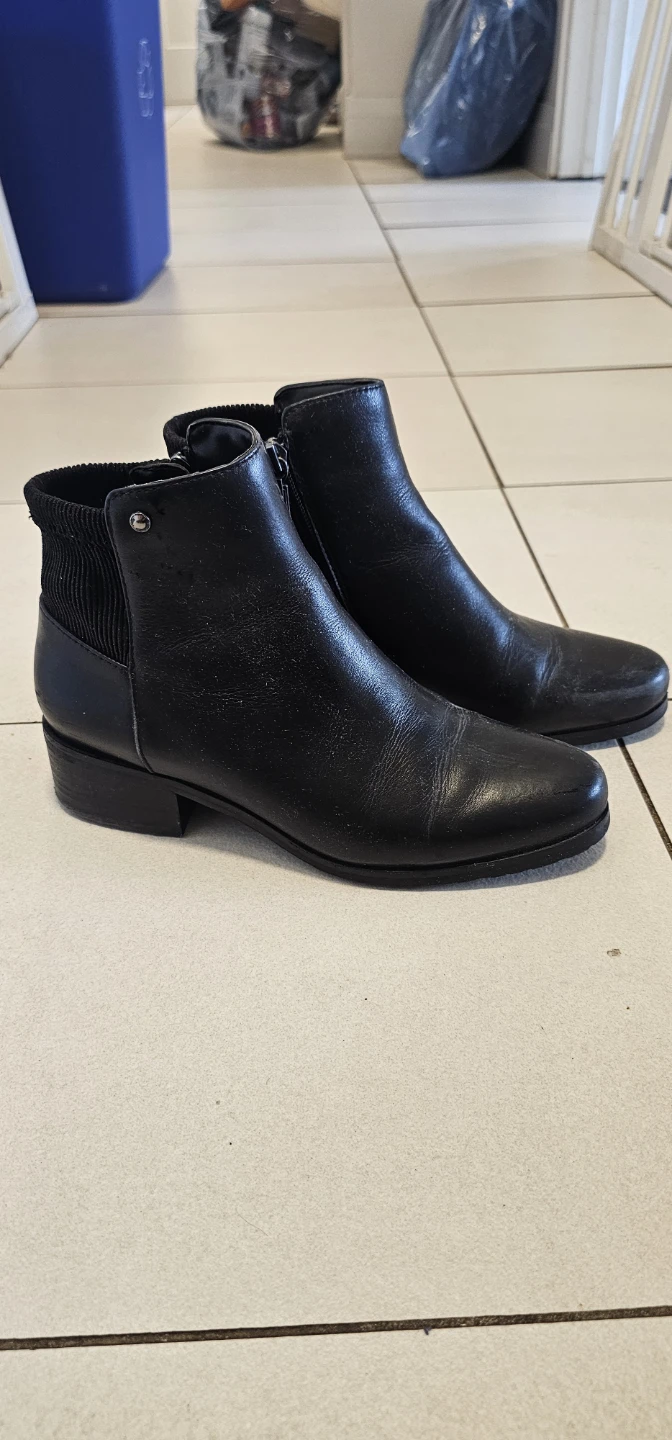Blondo Black Leather Ankle Boots | 7.5 | Waterproof | Insulated