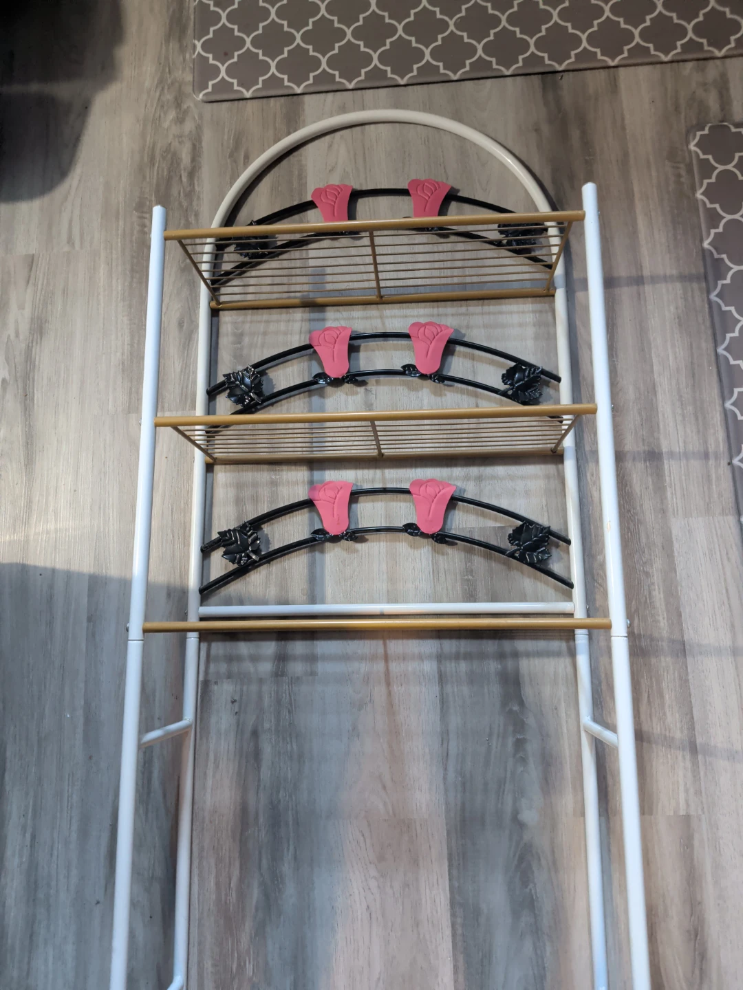 White Metal 3-Tier Shelf Unit with Rose Accents