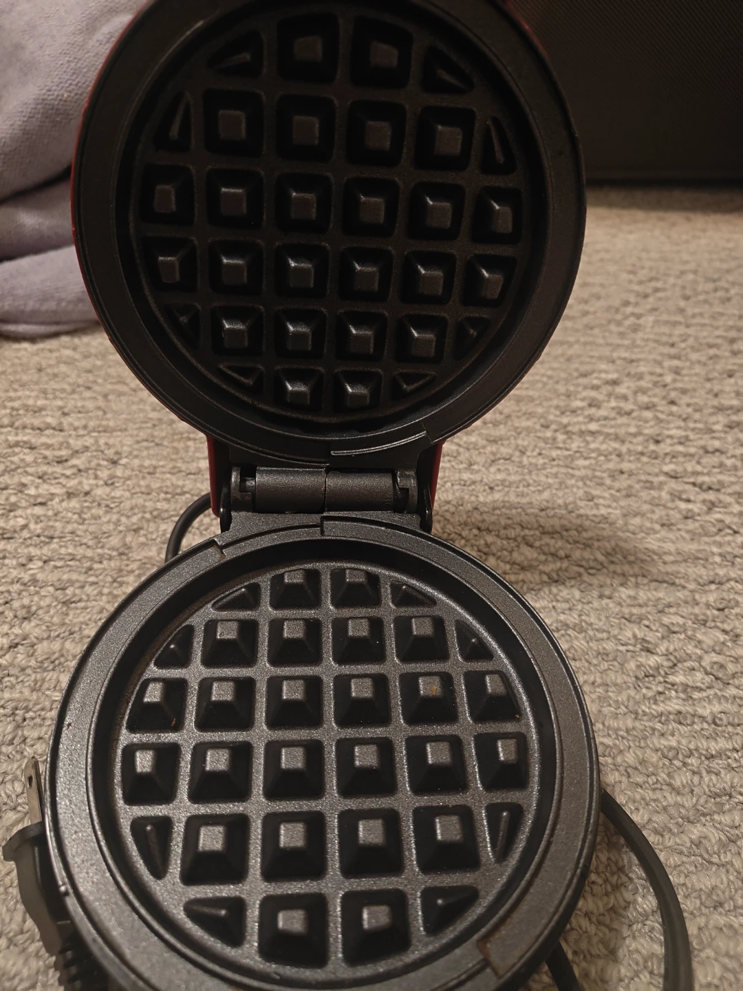 Dash Red Mini Waffle Maker - photo 2