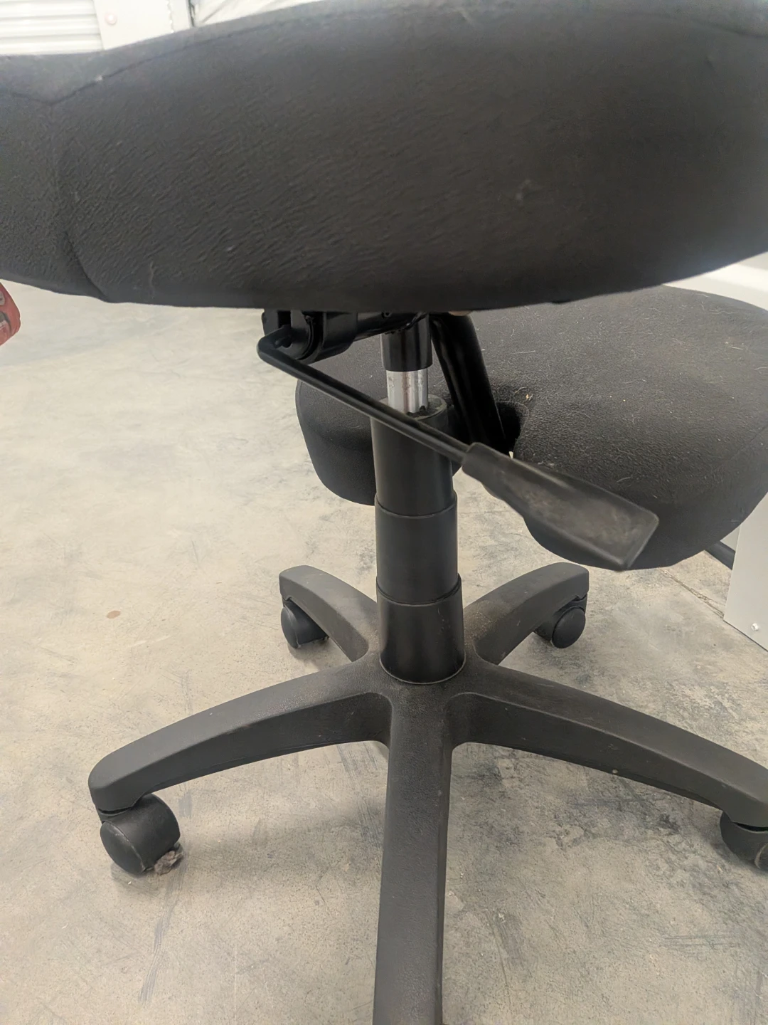 Ergonomic kneeling/posture chair - photo 3