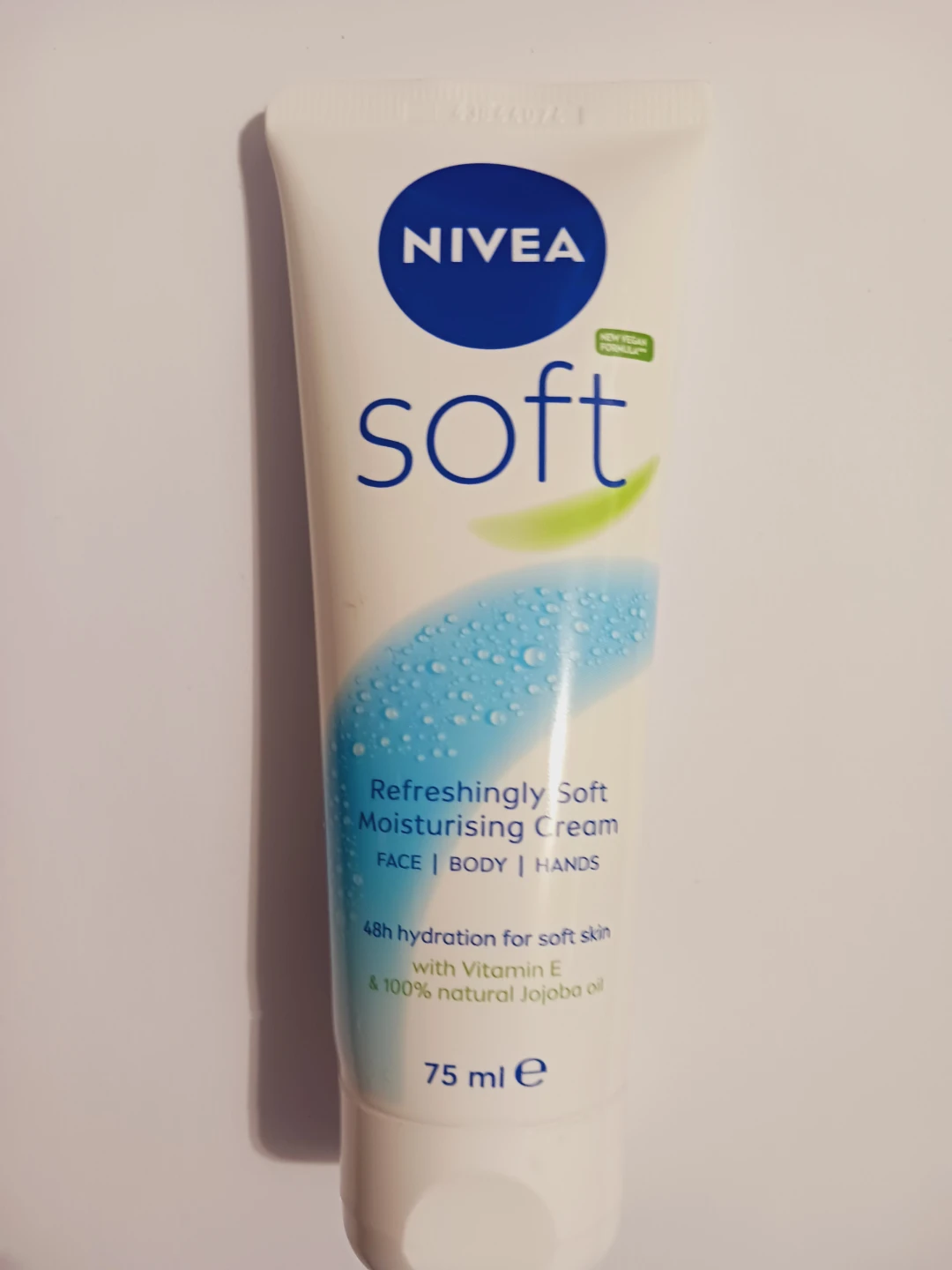 New !! NIVEA Soft Refreshingly Soft Moisturising Cream 75 ml