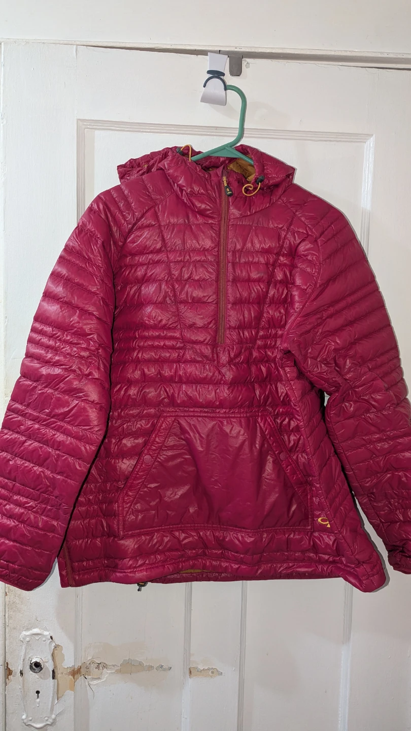 Outdoor Research 800 Down hooded sweater - women's large
