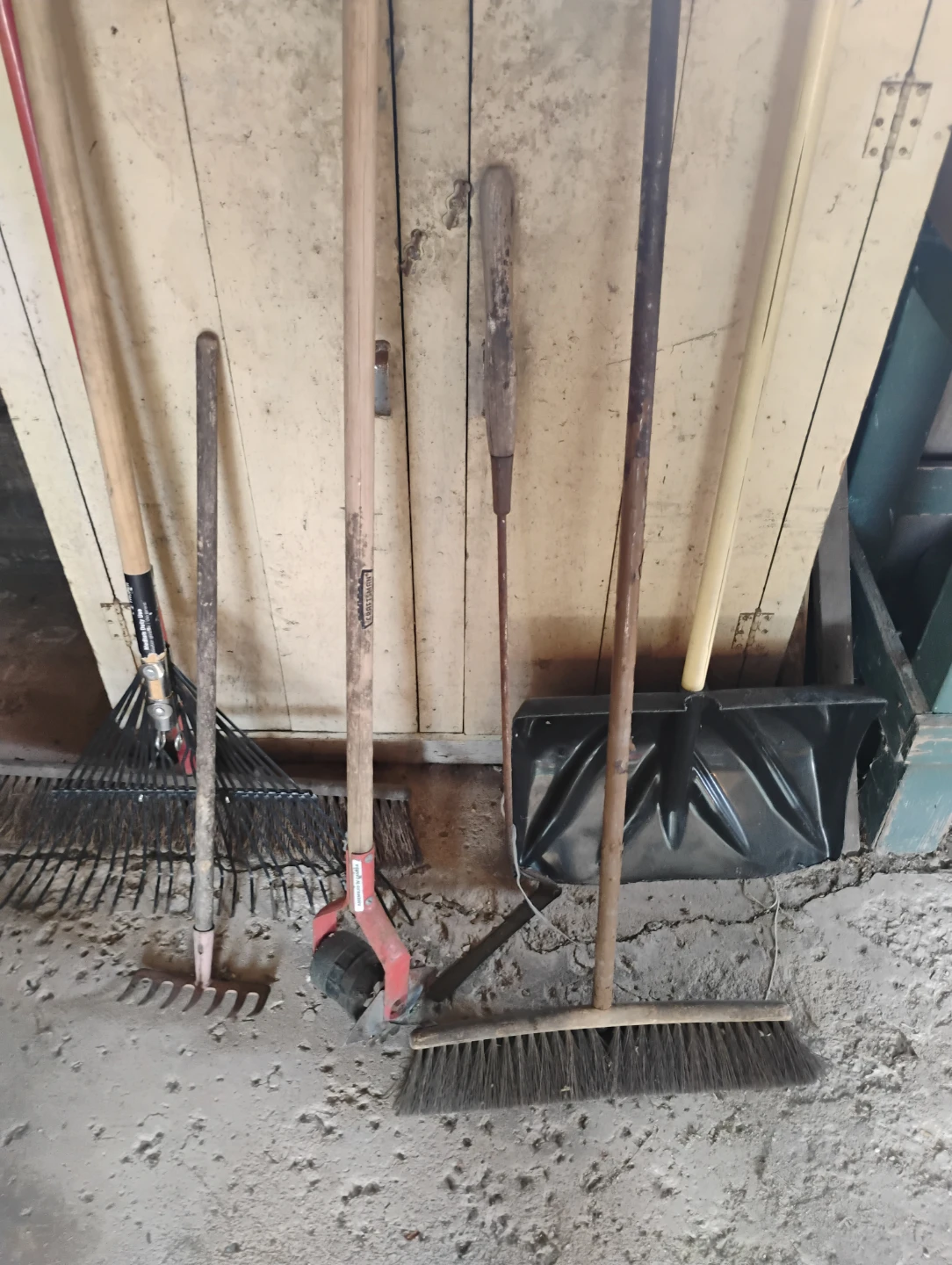 Yard Tools Bundle: Rake, Broom, Shovel