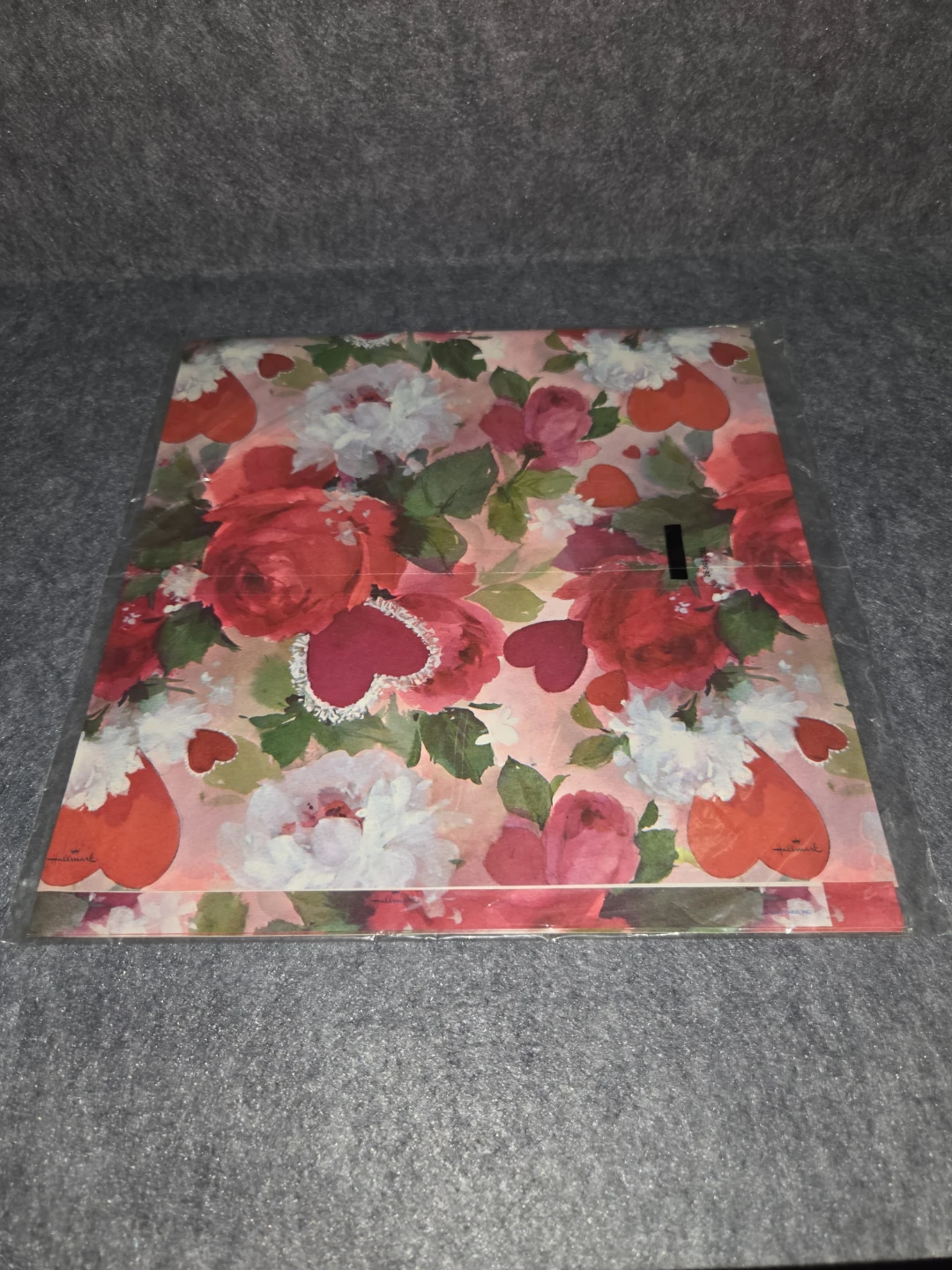 Hallmark Valentine's Day Wrapping Paper - photo 3