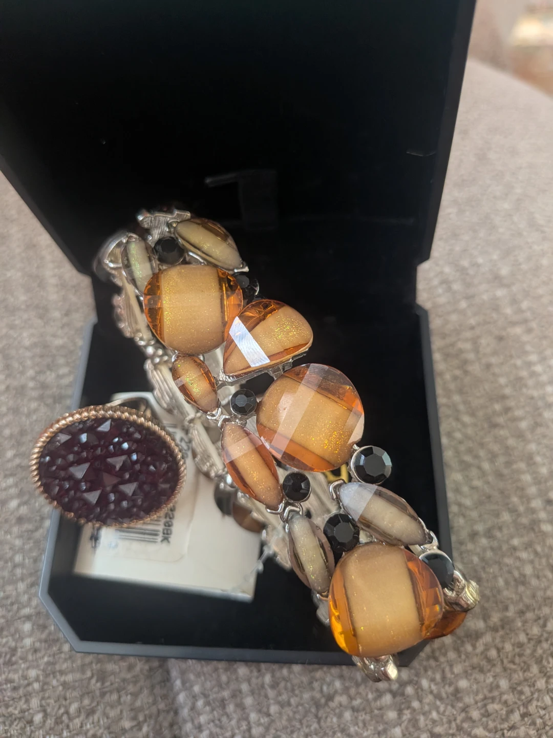 Stretchy bracelet with statement ring, teal jewelry box