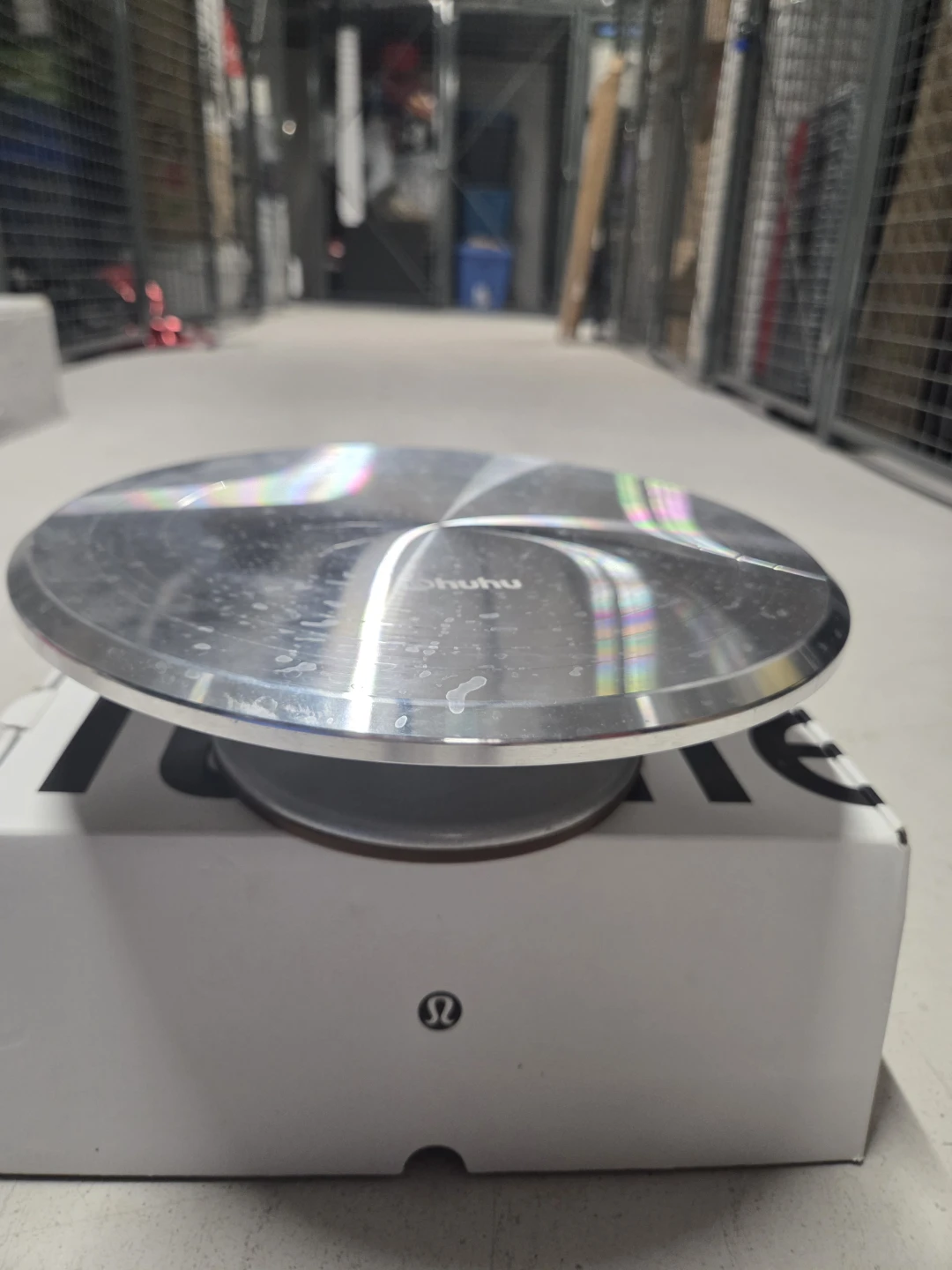 Chuhu Rotating Cake Stand