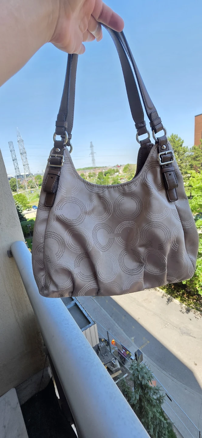 Authentic Coach Madison Hobo Bag - photo 2