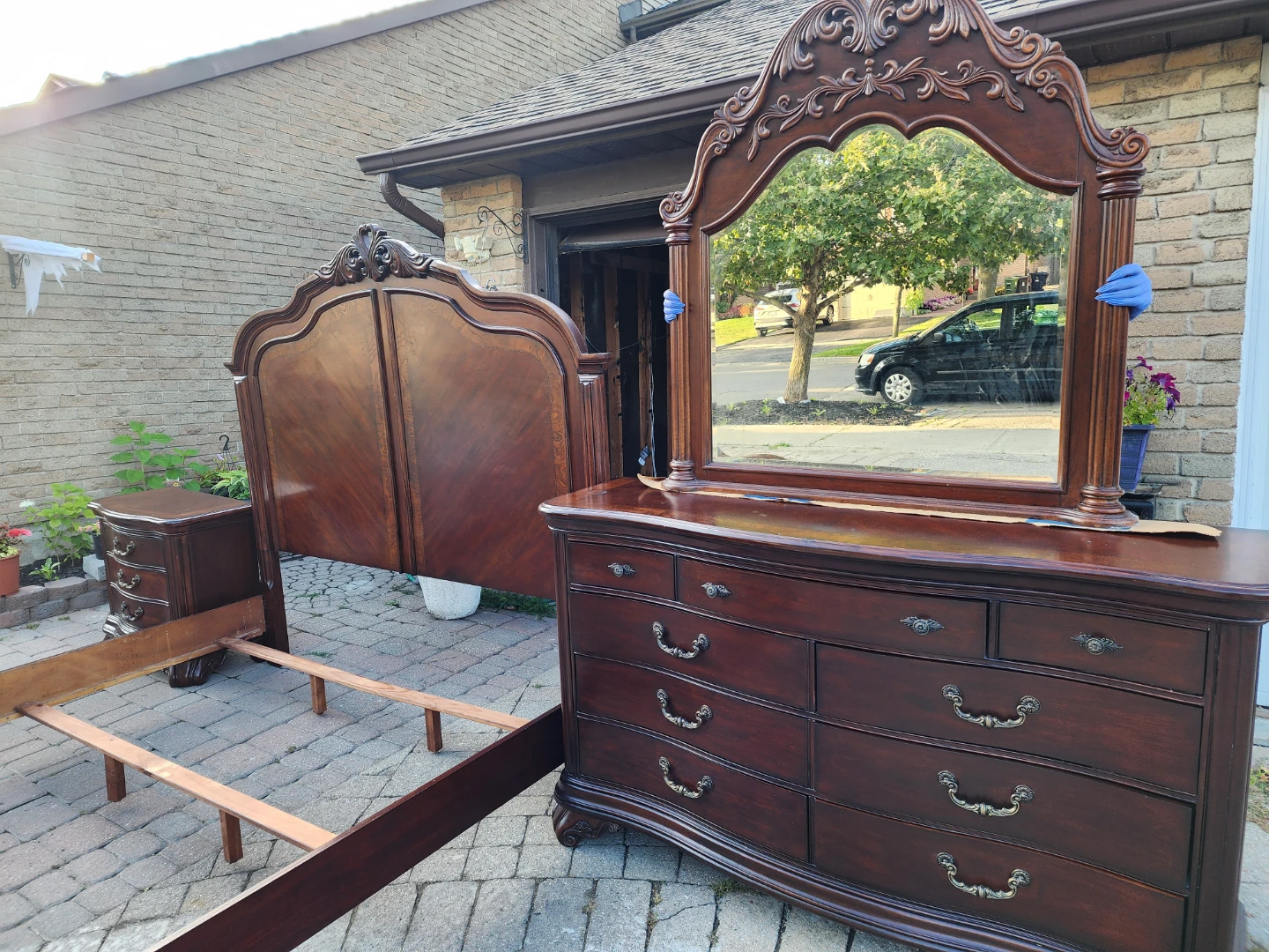 King solid wood . Delivery $80 - photo 3