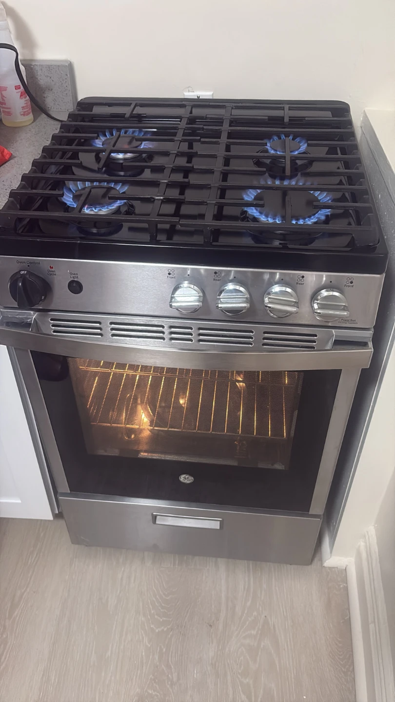 GE 24in Stainless Steel Gas Range with 4 Burners