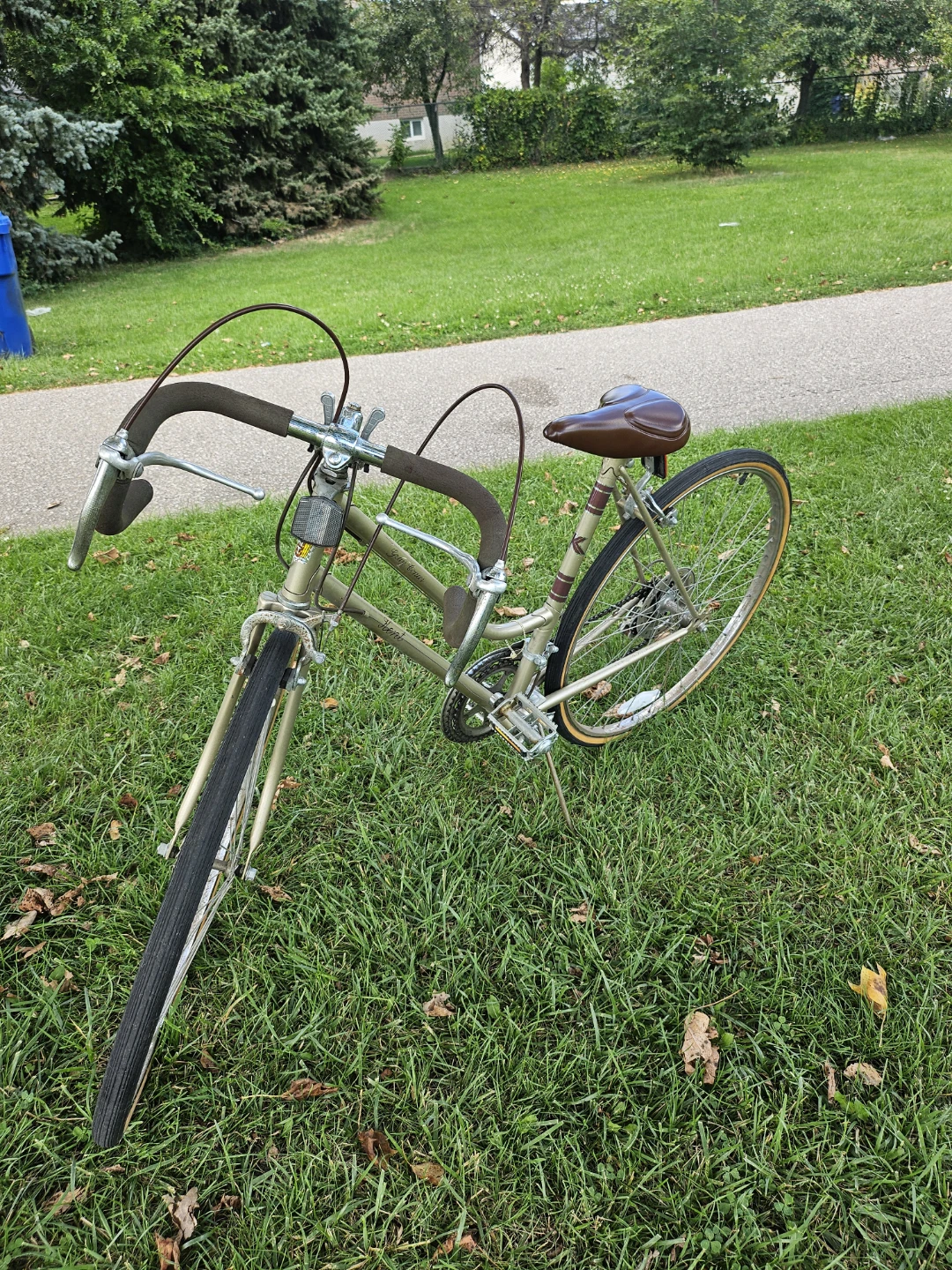 Kent Hornet vintage road bike in gold - photo 4