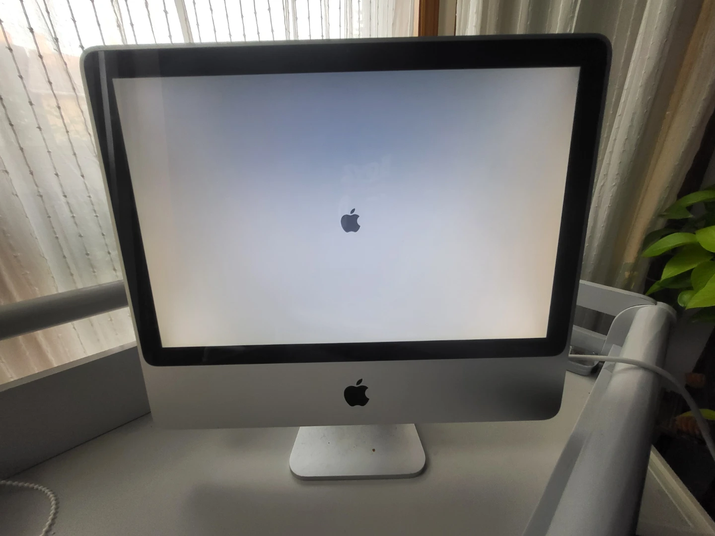 Apple iMac 20" Desktop Computer A1224 - Untested - photo 3