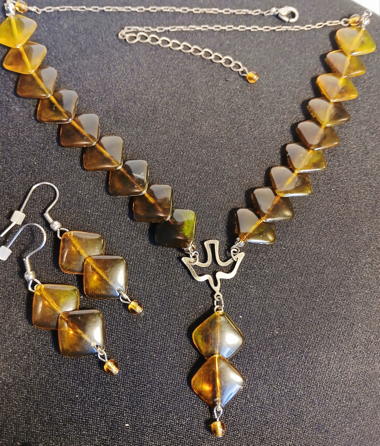 Amber coloured necklace and earring set