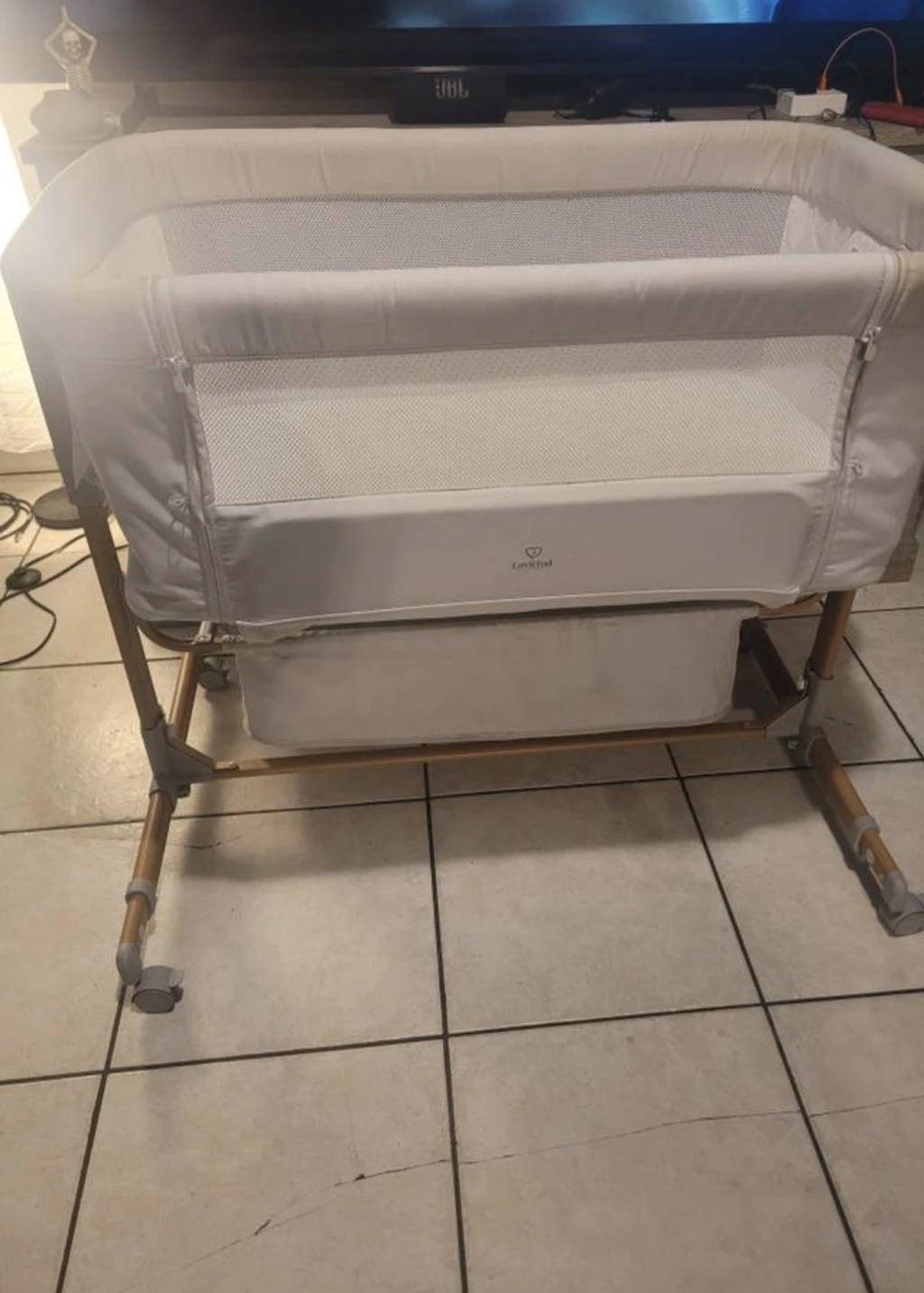 2 ITEMS**  Munchkin Baby Swing & LovliTod Bassinet - photo 4