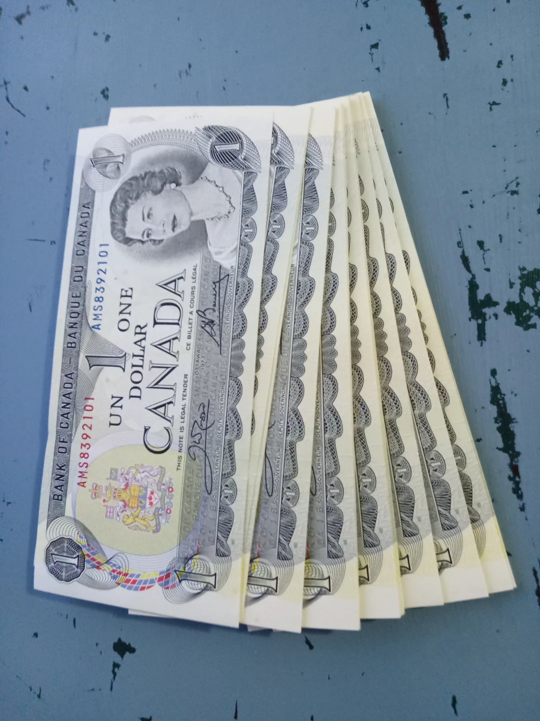 100 Canadian one dollar bills! Unc consecutive - photo 2