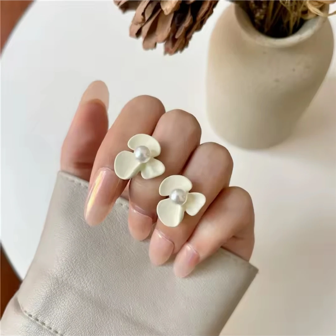 Cute Flower Stud Earrings with Pearl Accent