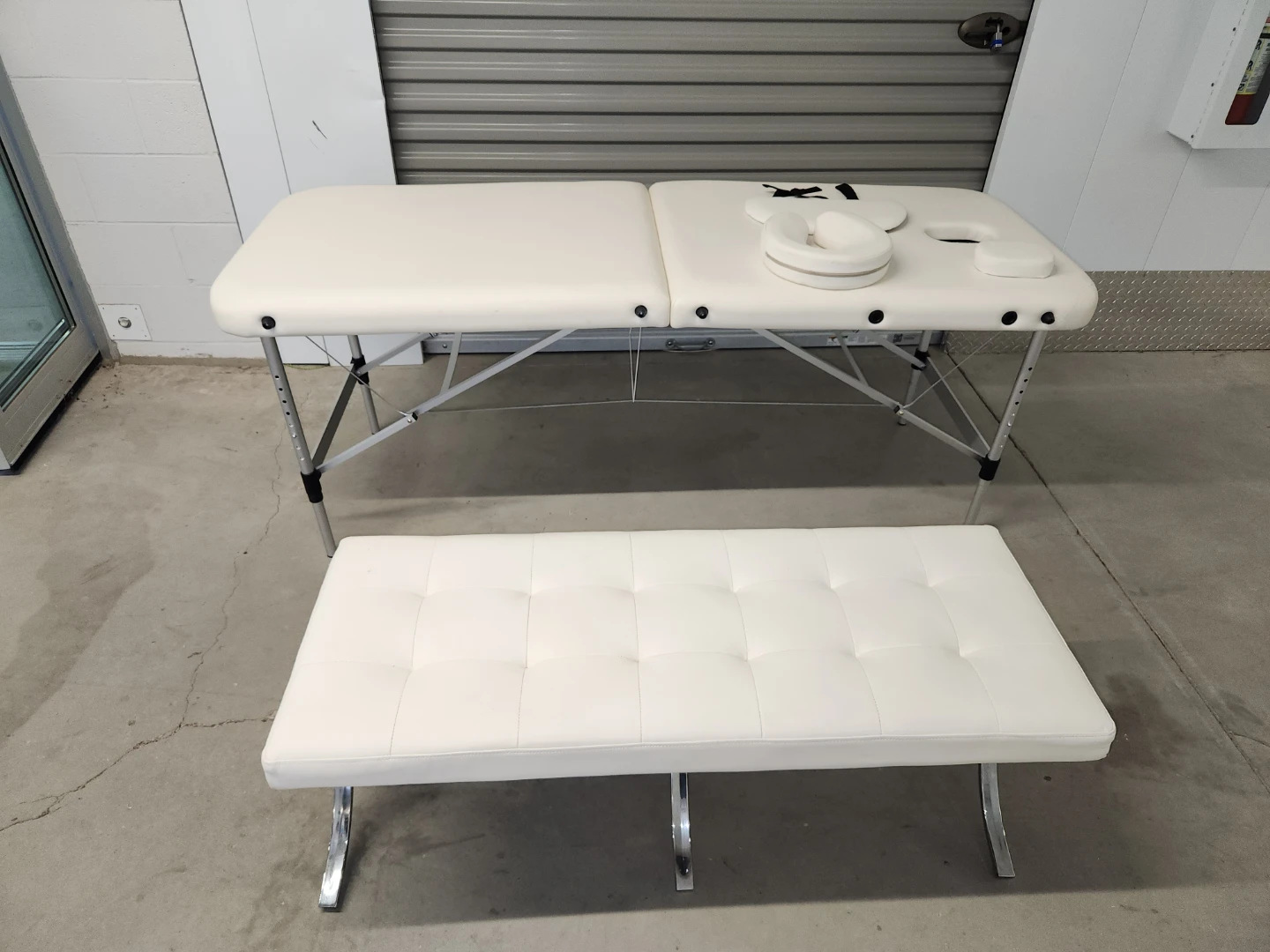 🇨🇦  White Portable Massage Table and Stool Set - photo 3
