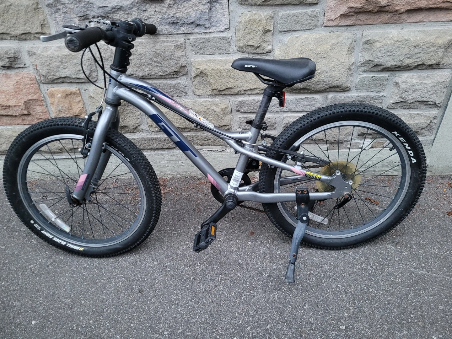 GT Kids Mountain Bike - photo 2