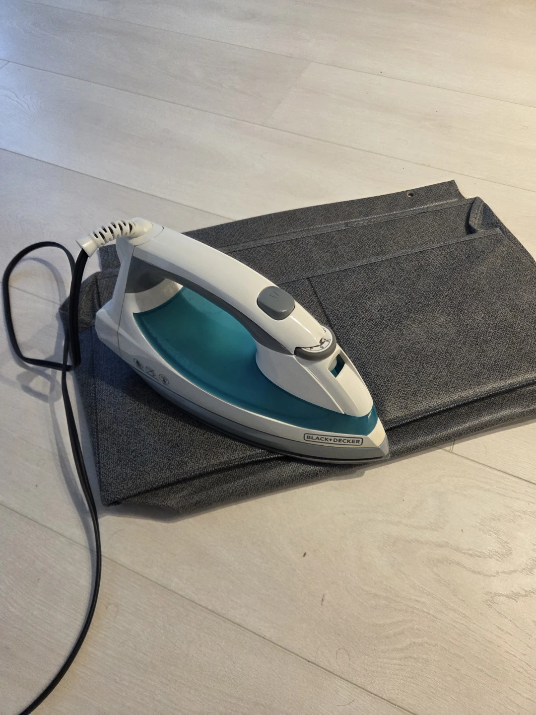 BLACK+DECKER Steam Iron