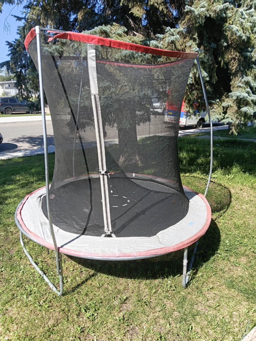 Trampoline with Safety Net