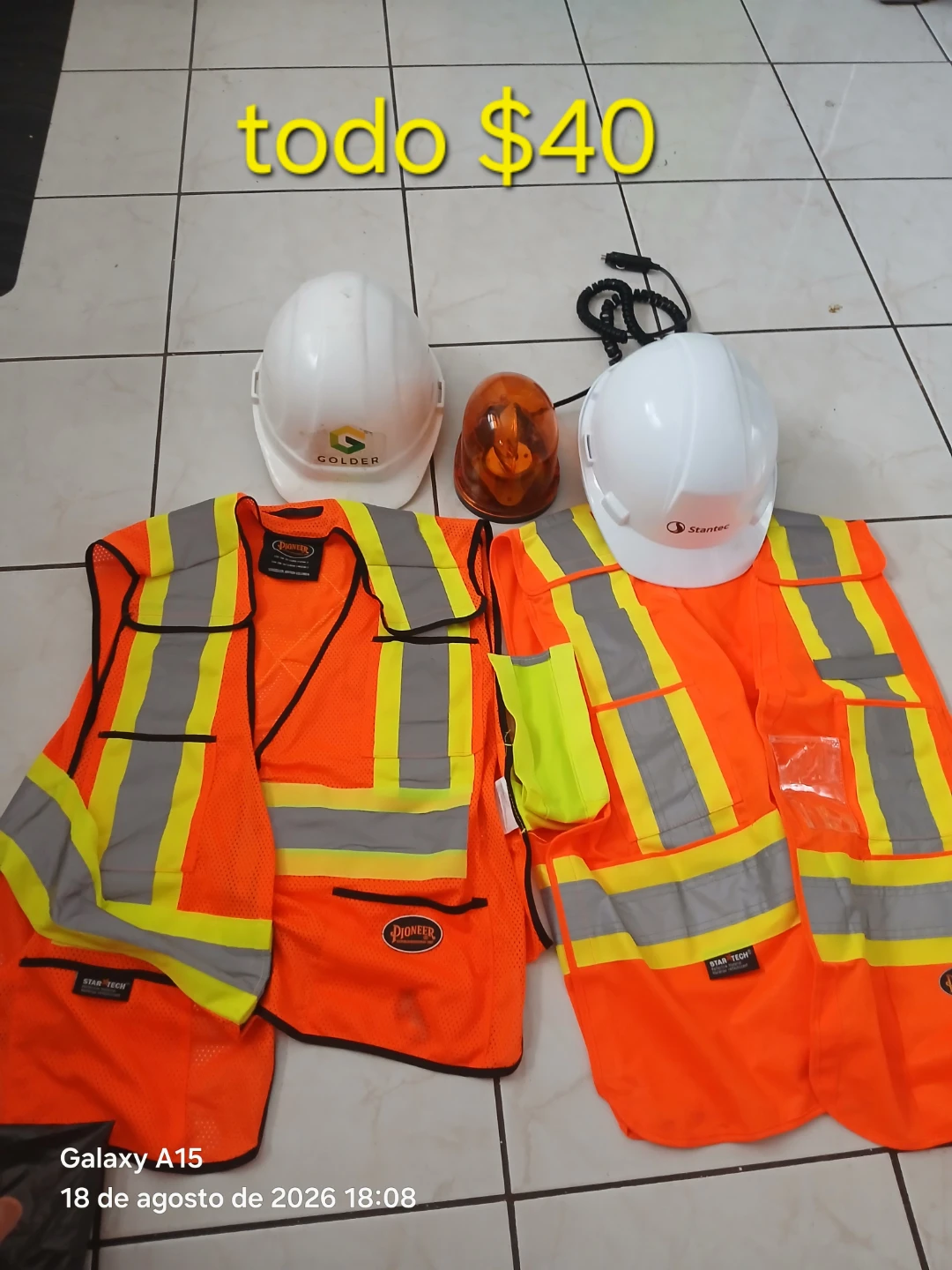 Const Safety Gear Lot - Hard Hats, Vests & Light