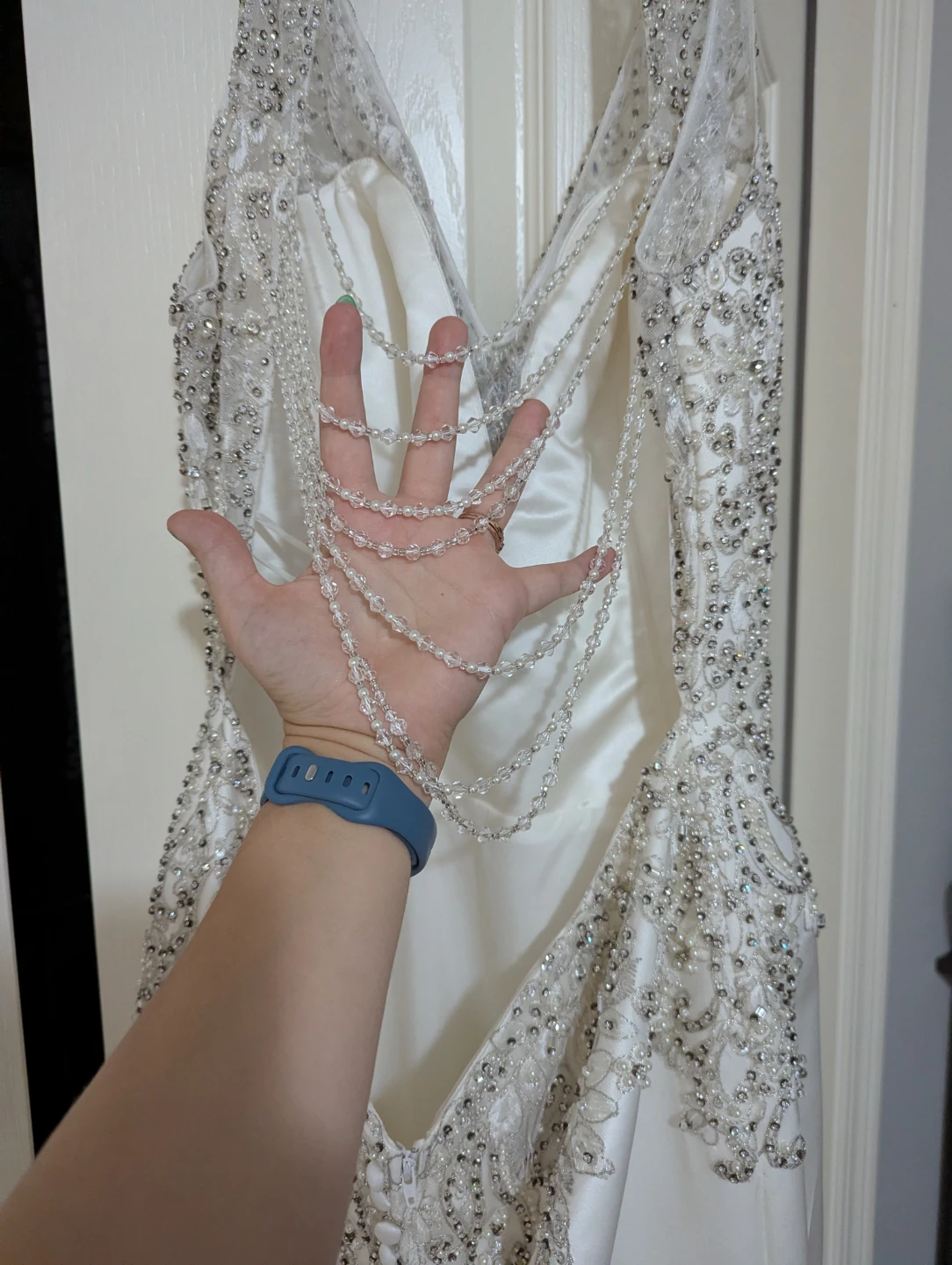 Stunning beaded wedding dress - never worn - photo 5