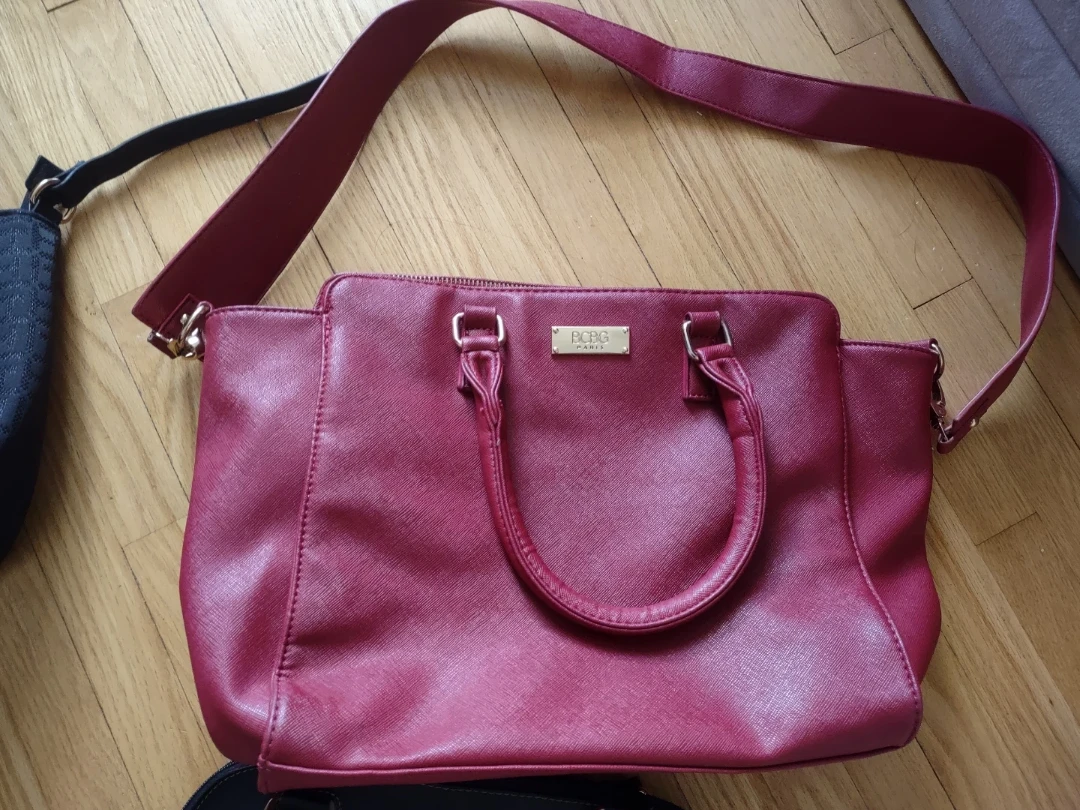 Four assorted handbags - photo 4