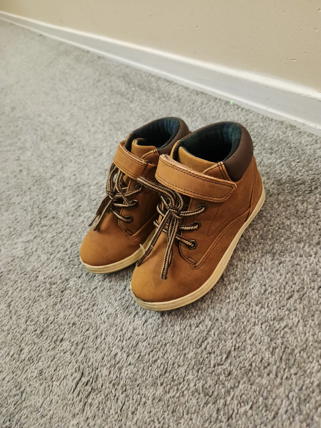 Brown Lace-up velcro Boots, Toddler Kids Size 9