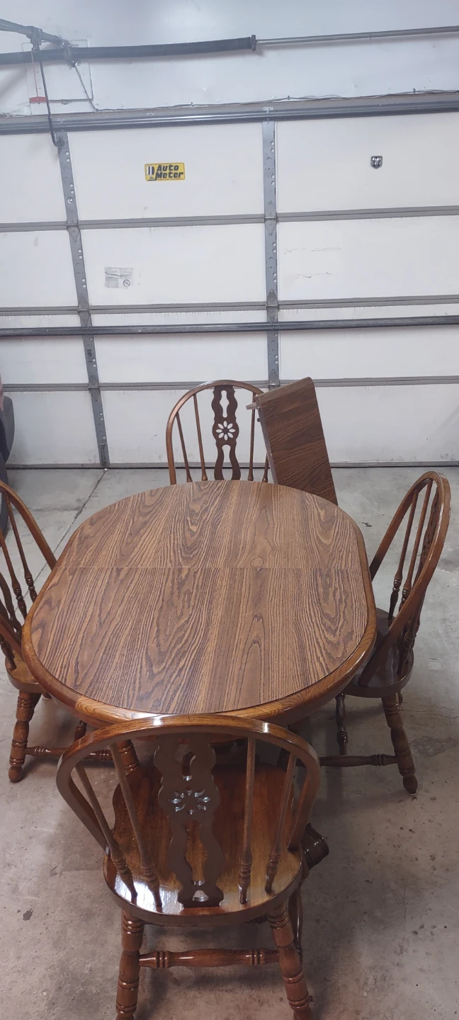 Dining table and 4 chairs