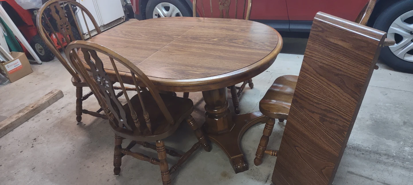 Dining table and 4 chairs - photo 3