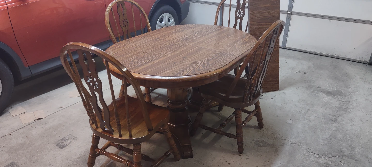 Dining table and 4 chairs - photo 4