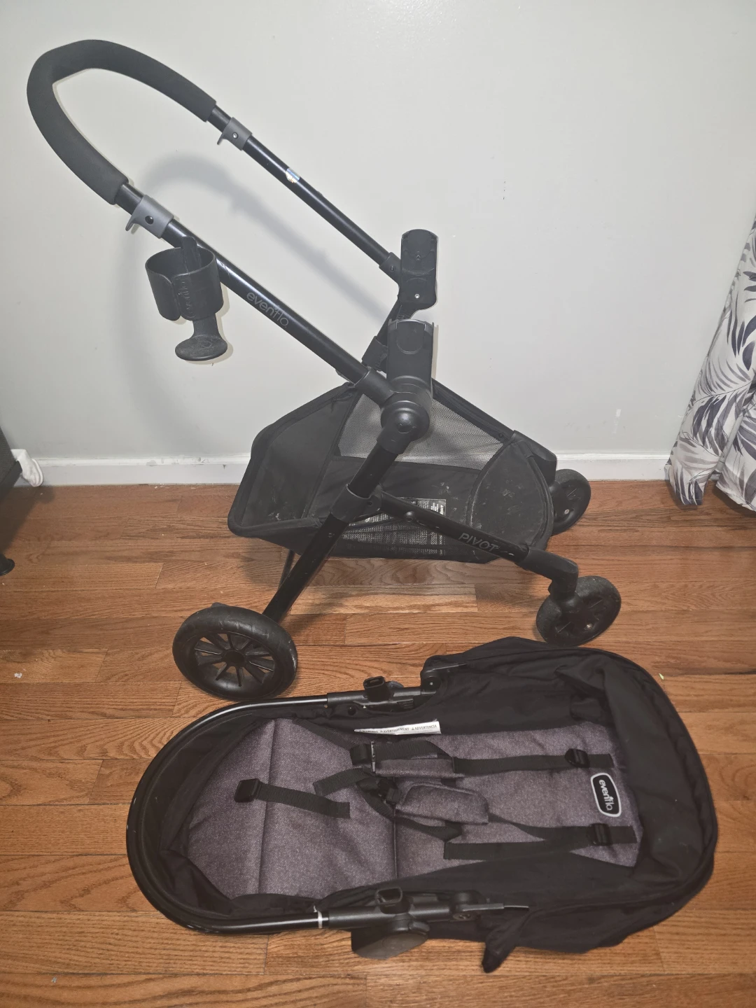 Evenflo Pivot Stroller Seat and Bassinet Attachment - photo 3