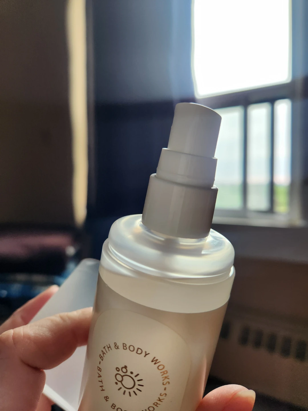 Bath & Body Works Milk Mist 177 mL - photo 3