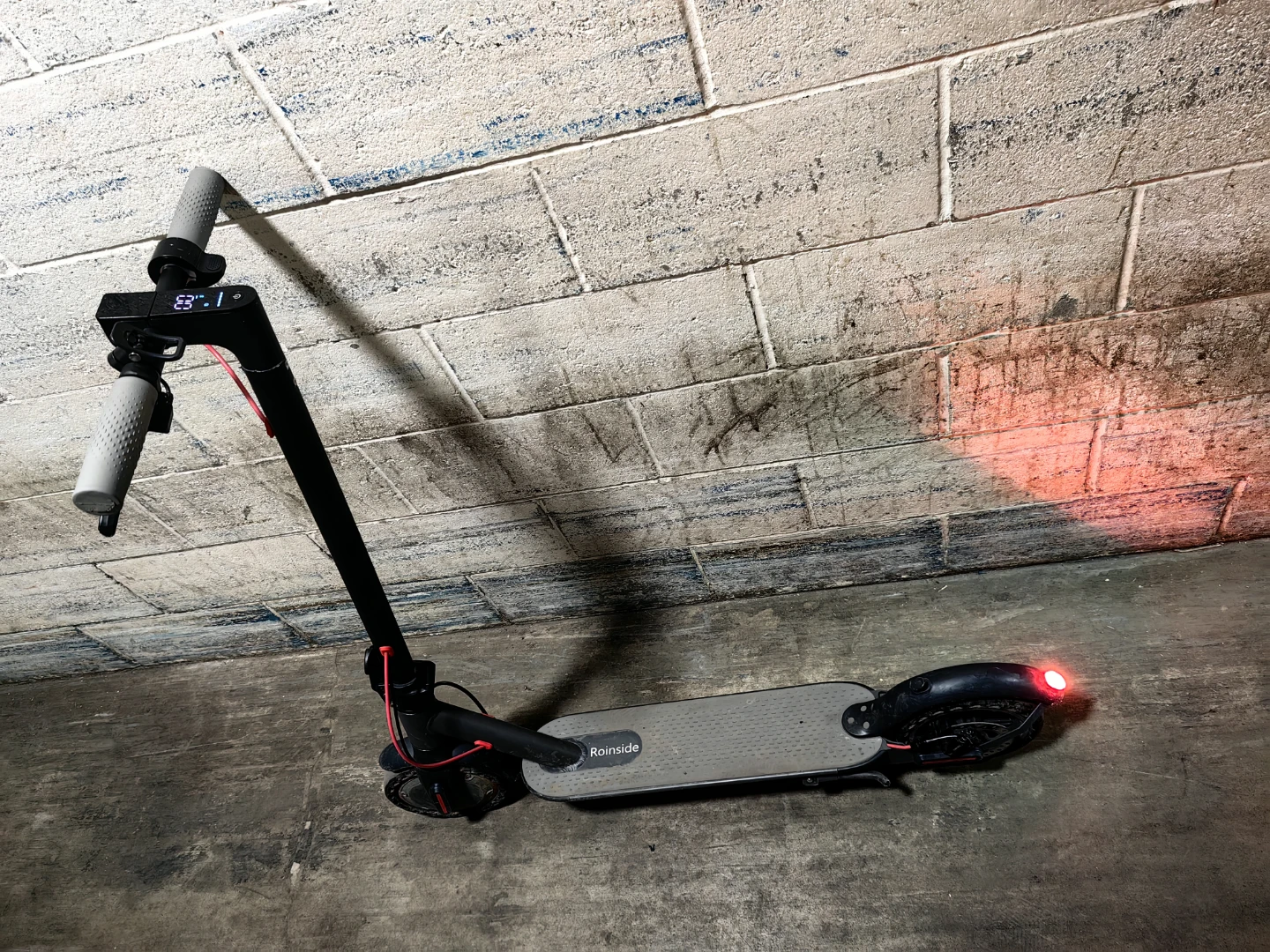 Roamside electric scooter with charger