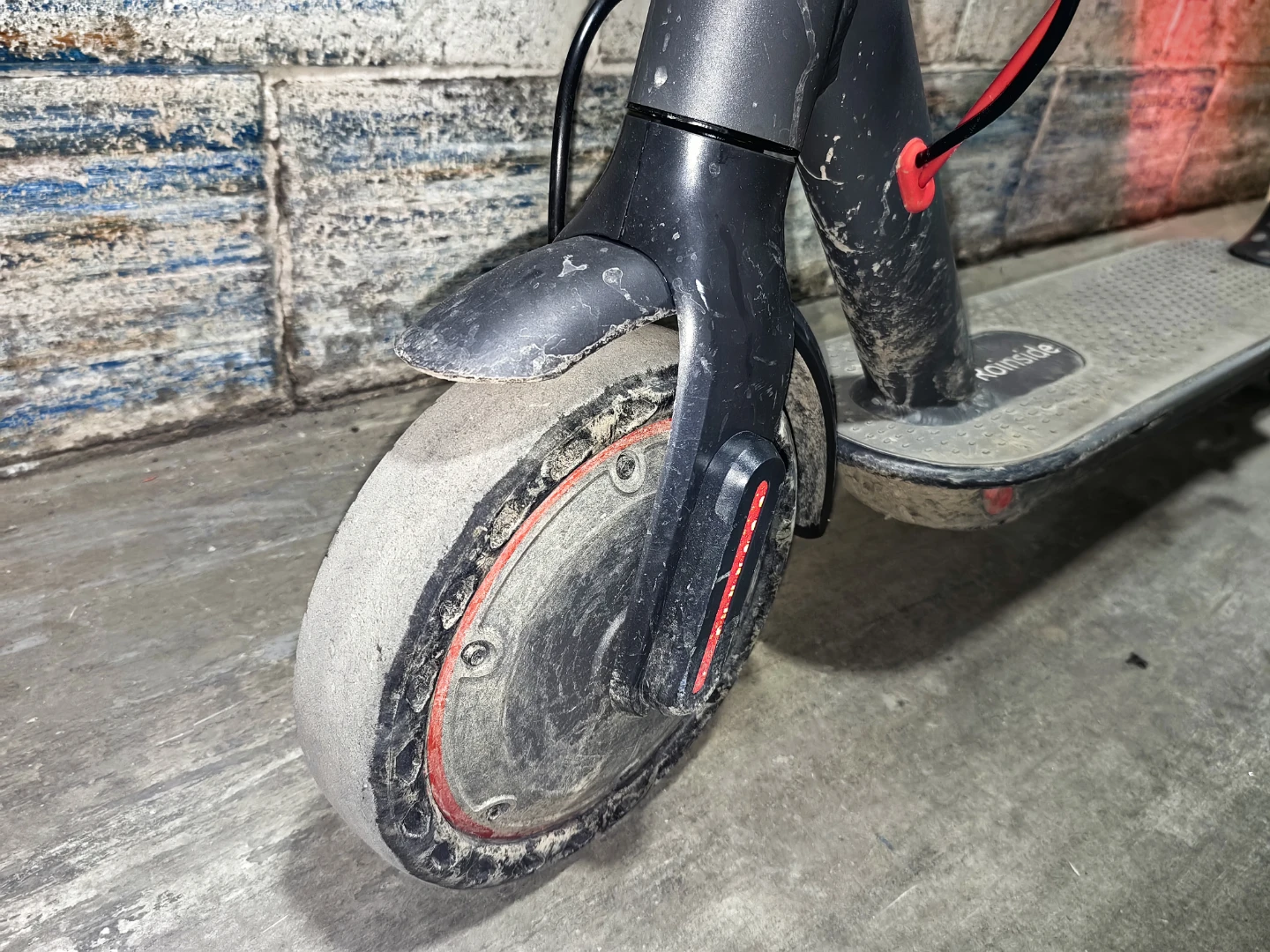 Roamside electric scooter with charger - photo 3