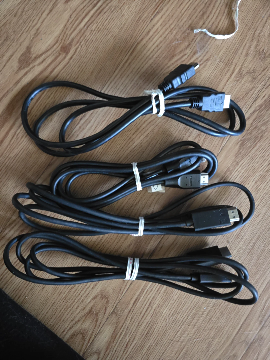 Bundle of 4 HDMI Cables