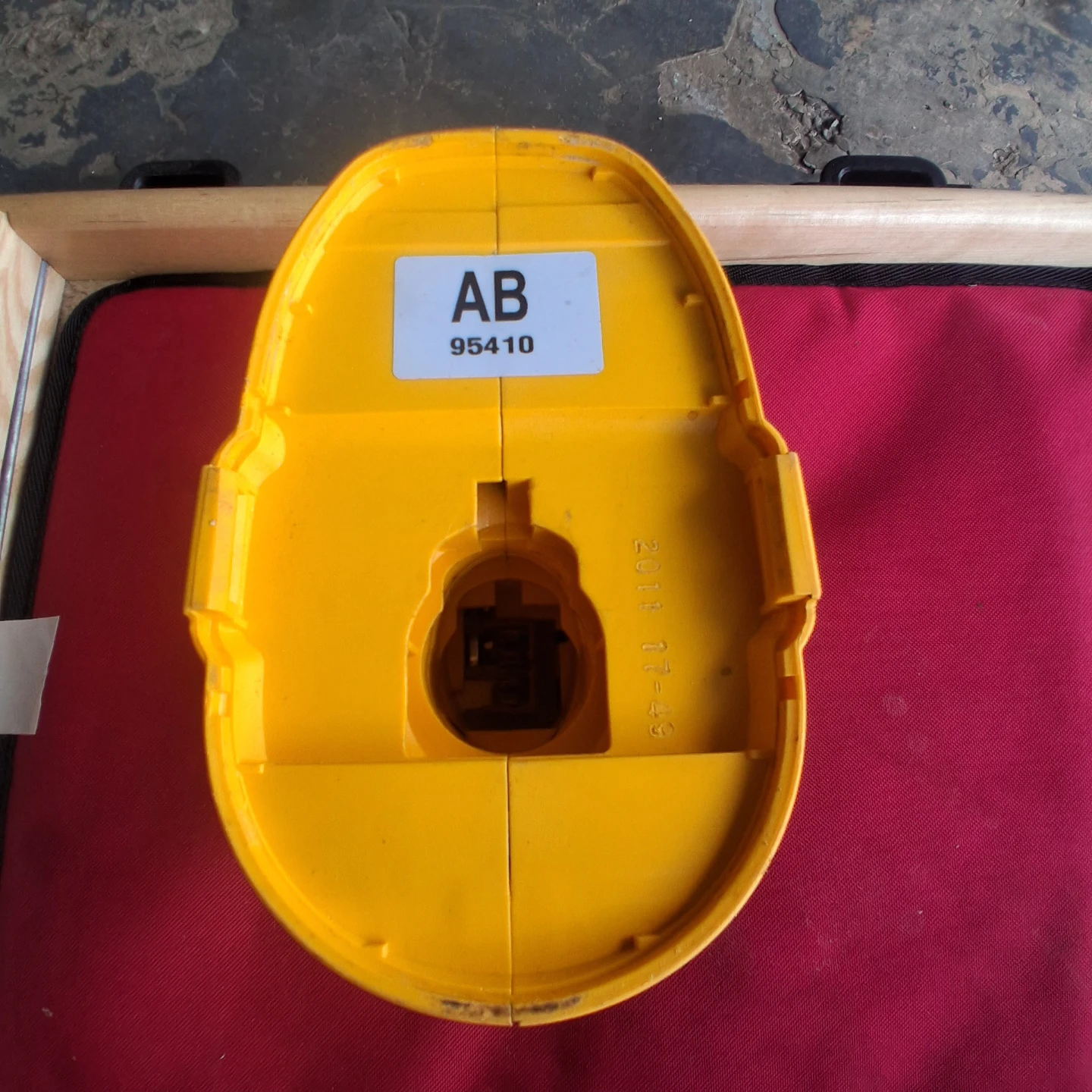DeWalt 18V XRP DC9096 Battery Pack - photo 5