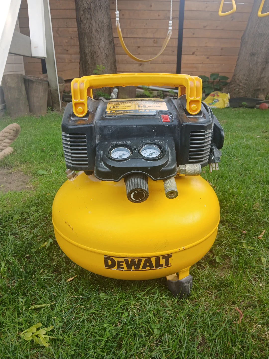DEWALT 6.0 Gallon Air Compressor