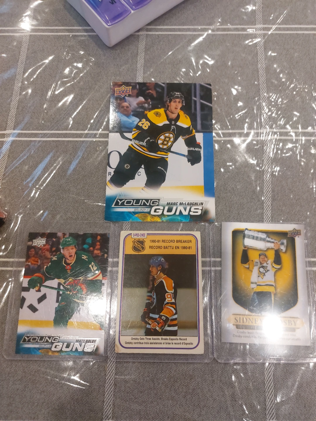 Collection of assorted hockey trading cards