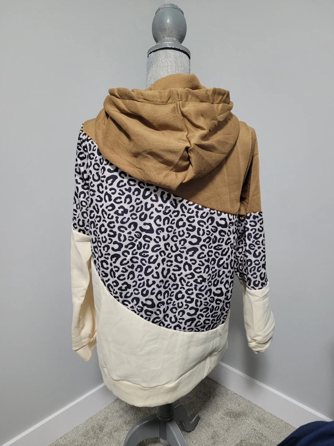 NWOT Women's Colourblock Leopard Print Hoodie - photo 2