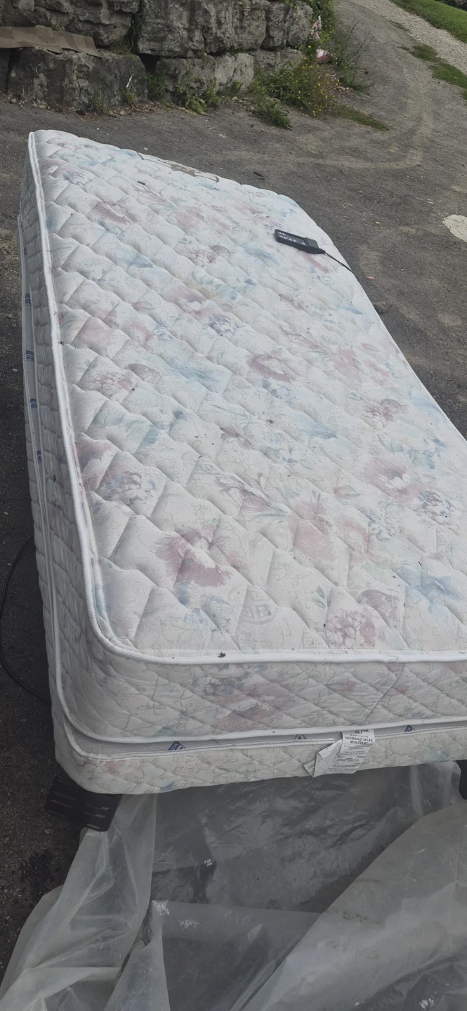 Adjustable Twin Mattress with Remote - photo 2