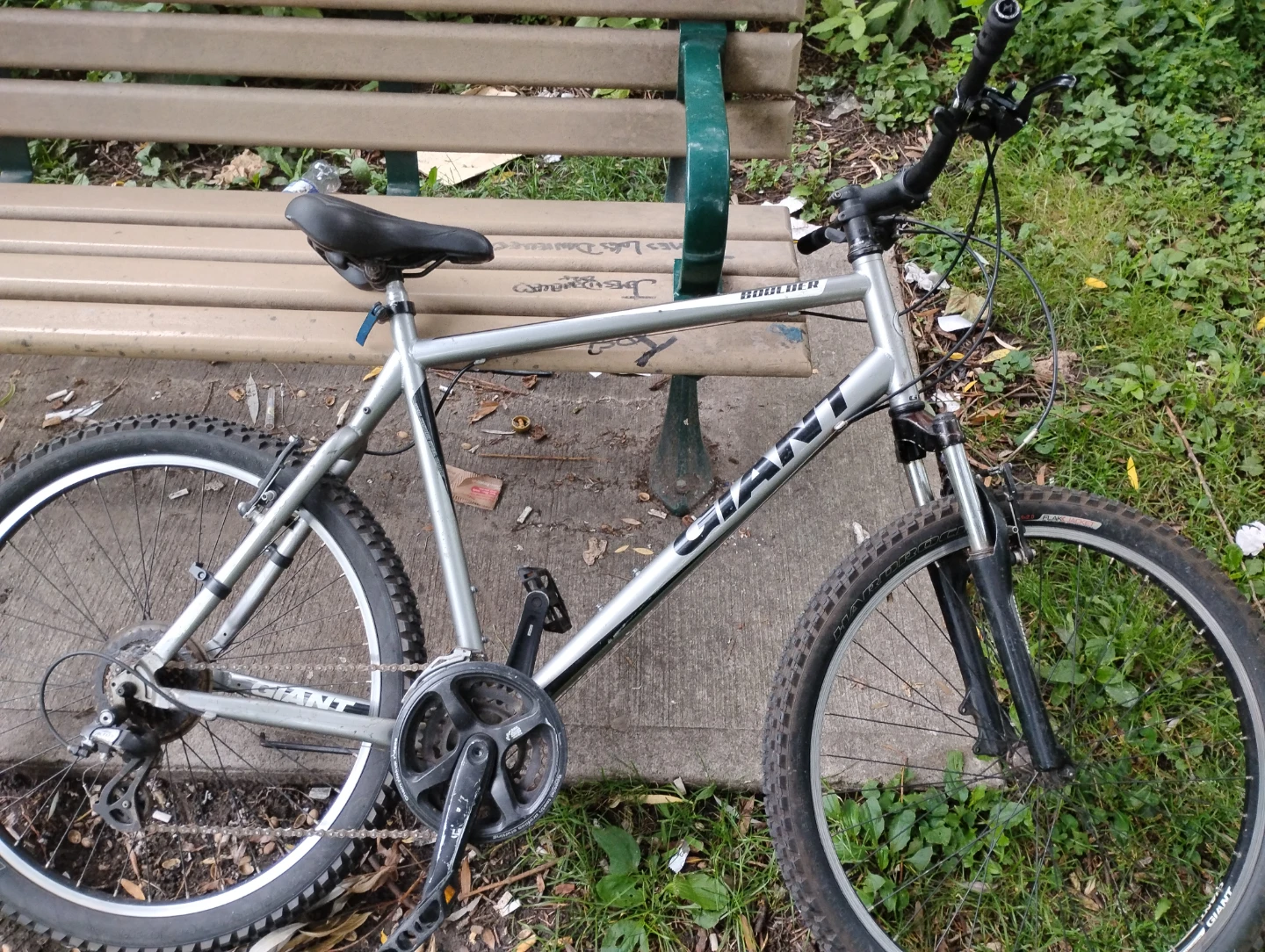 Giant Boulder Mountain Bike Silver