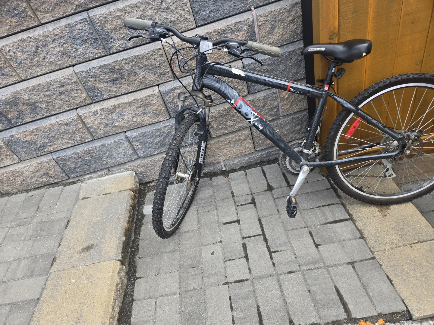 Diamondback DBX Mountain Bike - photo 2
