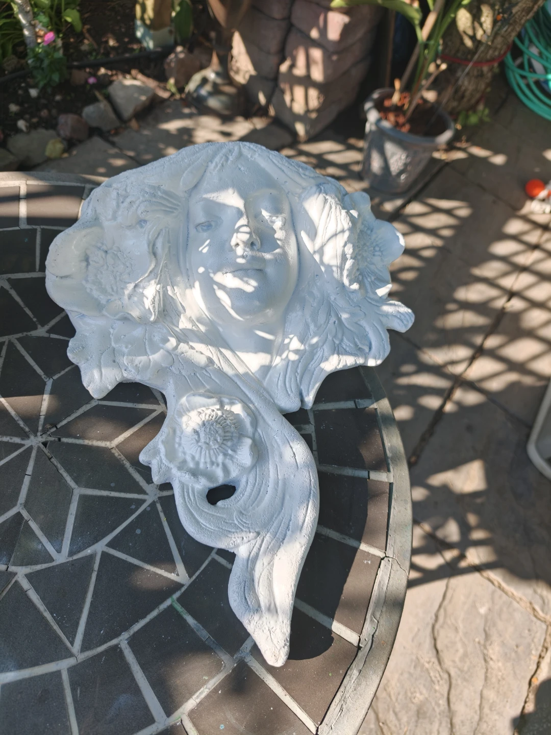 Elegant Nouveau-style female face planter - photo 5