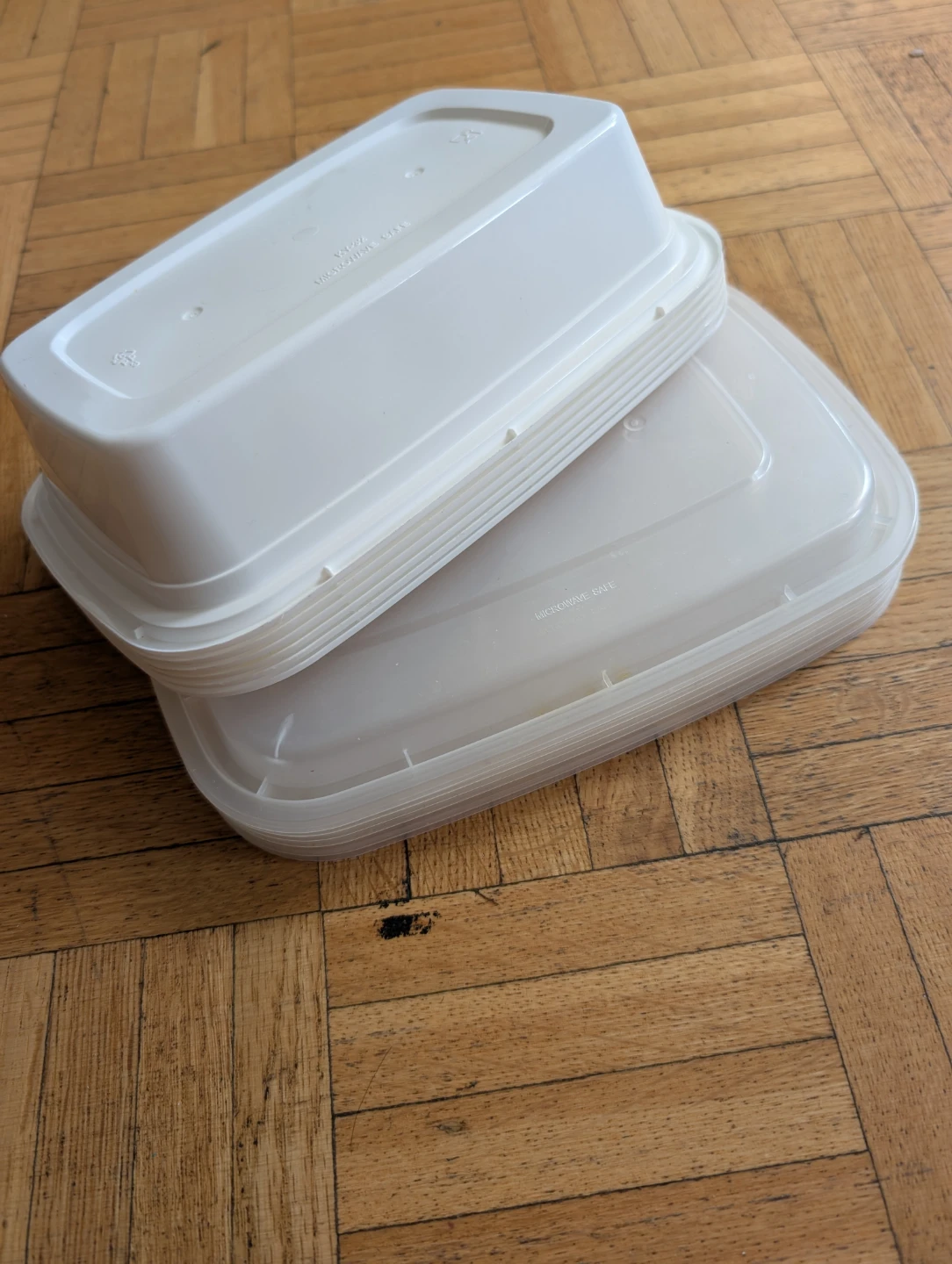 6 White Microwave Safe Food Storage Containers