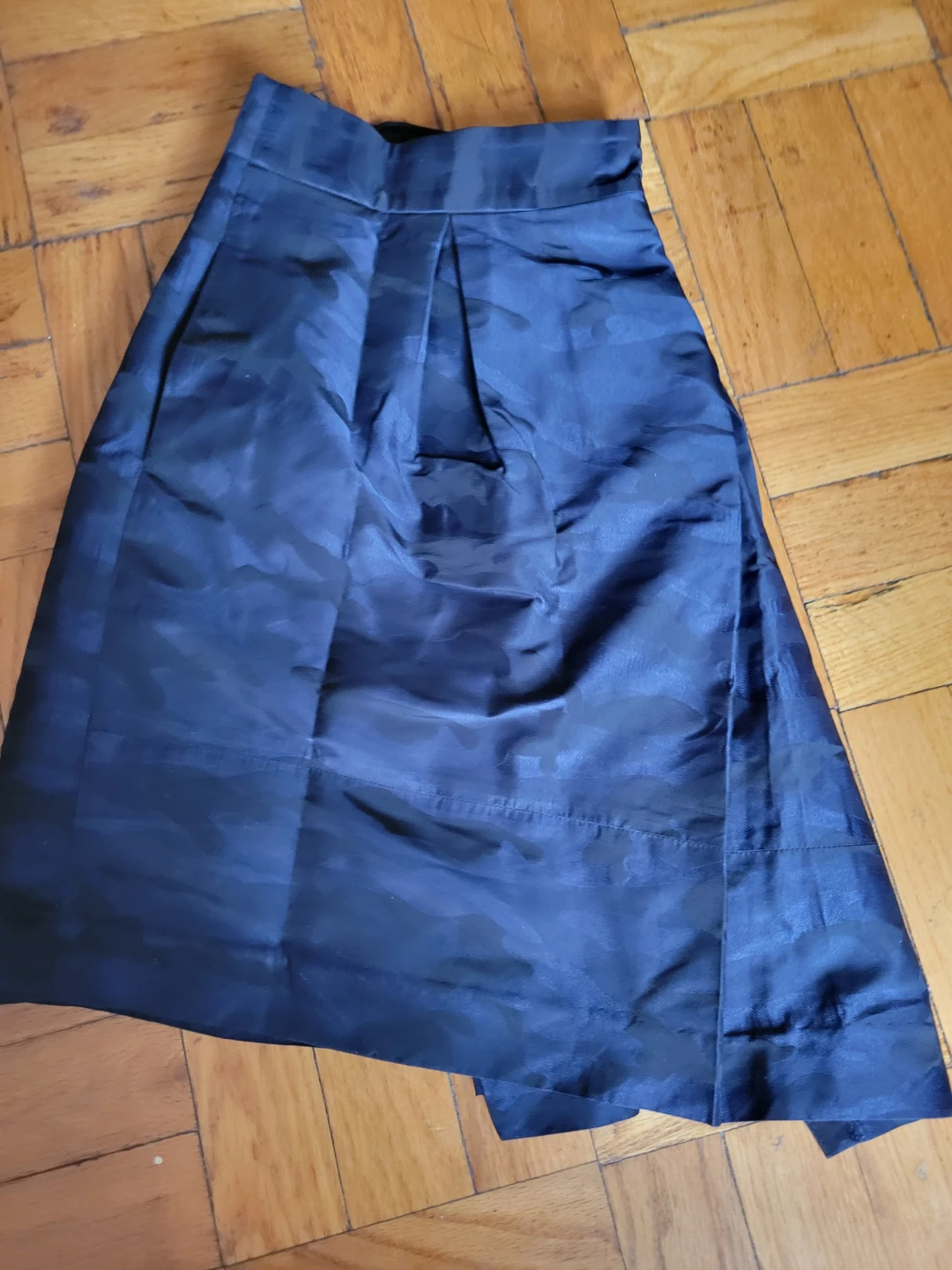Banana Republic Petite Black Camo Skirt Size 8 - photo 2