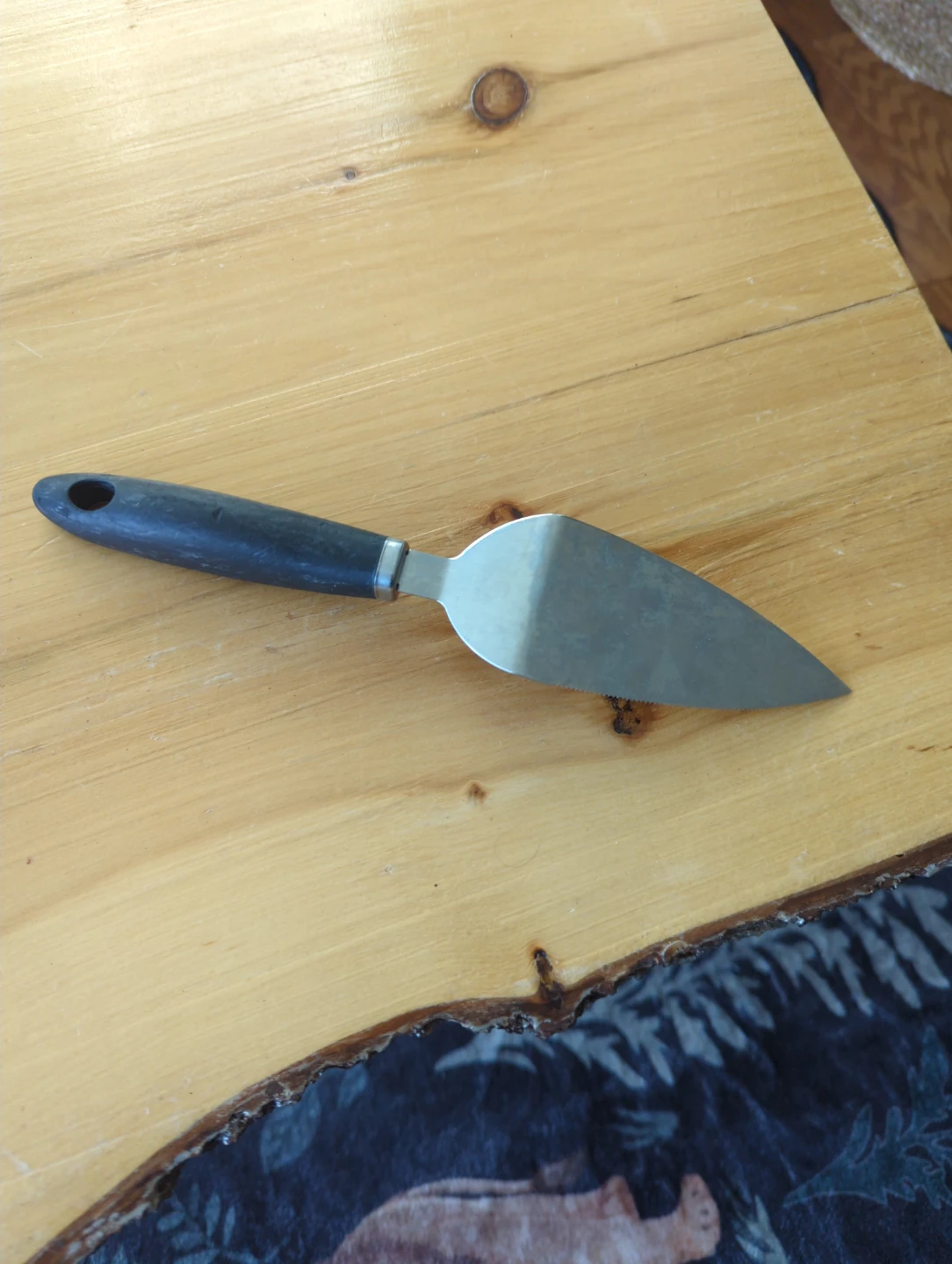 Cake Server with Serrated Edge - photo 2
