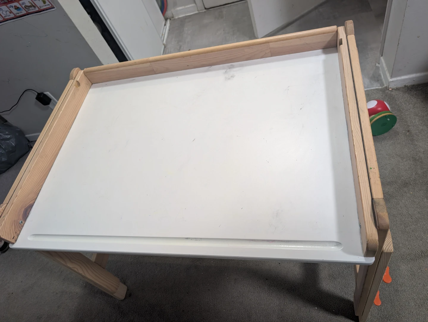 Kids Art Easel & Table - photo 4