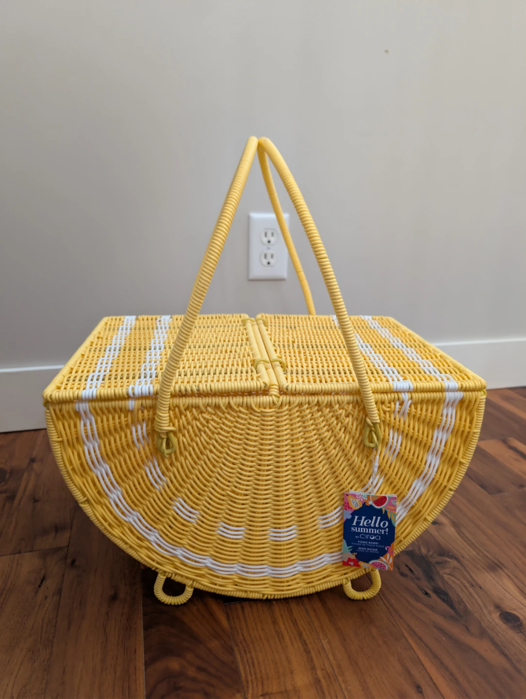 Yellow Wicker Picnic Basket - NWT - Homesense