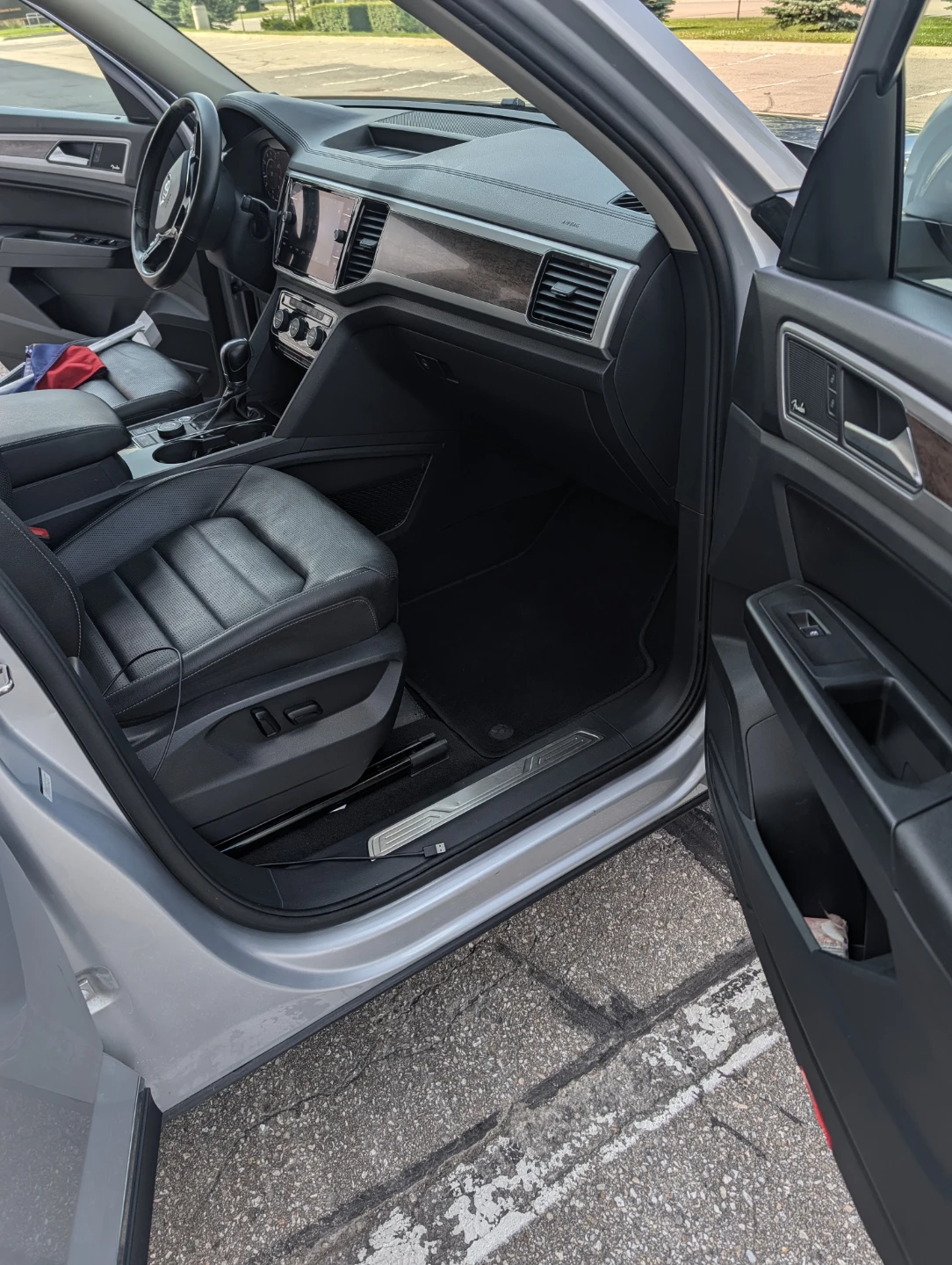 2019 VW Atlas great condition with winter tires(rims)