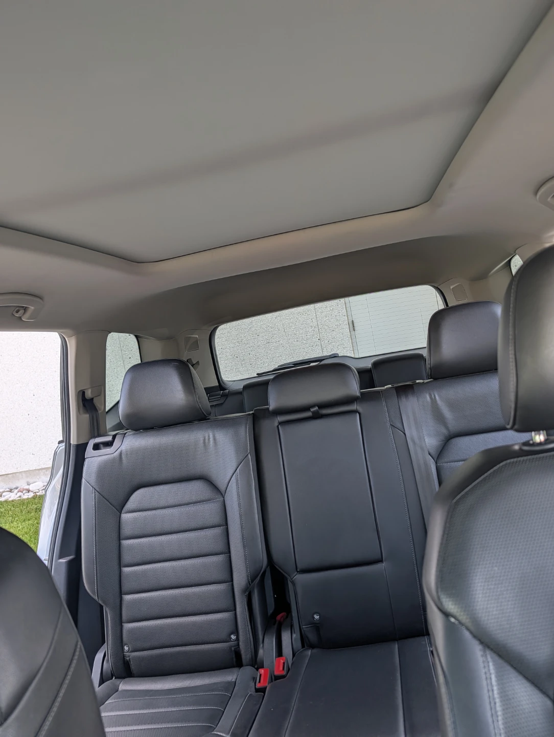 2019 VW Atlas great condition with winter tires(rims) - photo 5